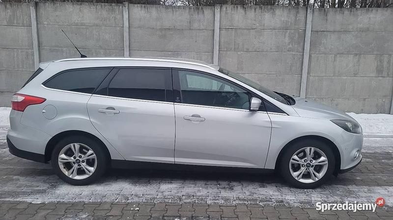 Używany Ford Focus 2012 Srebrny Kombi