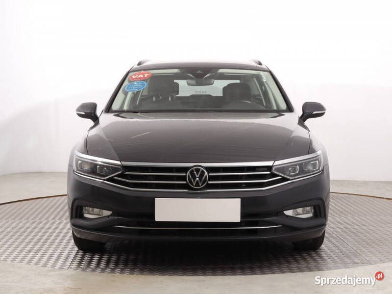 Szary Używany 2020 VW Passat Kombi | 67 499 zł (Uczciwa cena) - Obraz 1/4