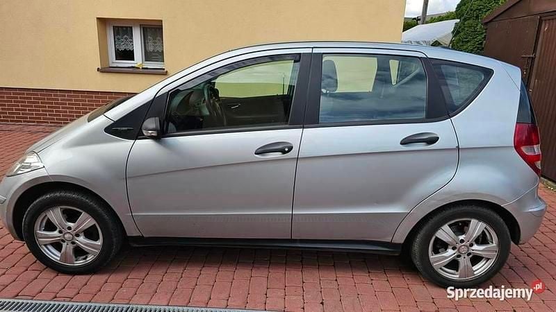 Srebrny Używany 2005 Mercedes A150 Classic Hatchback | 4900 zł (Uczciwa cena) - Obraz 1/4