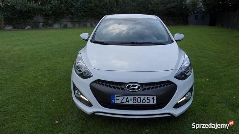 Biały Używany 2015 Hyundai i30 Hatchback | 22 999 zł - Obraz 1/4