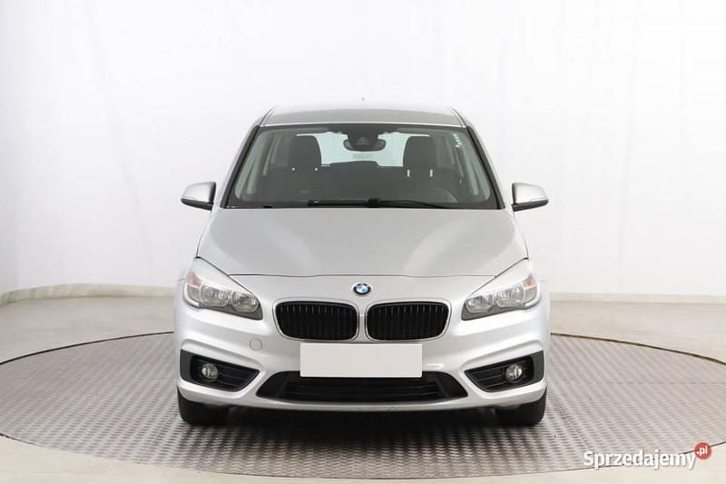Srebrny Używany 2016 BMW 218 Gran Tourer Minivan | 37 999 zł - Obraz 1/4