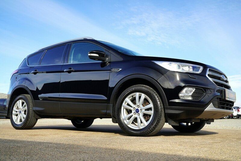 Używany Ford Kuga 180 KM (132 kW) 2020 Czarny (metalik) SUV