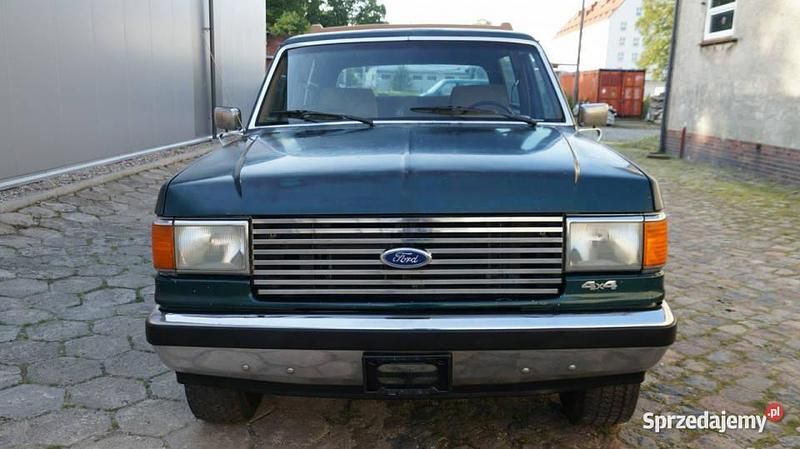 Zielony Używany 1987 Ford Bronco SUV | 34 900 zł - Obraz 1/4