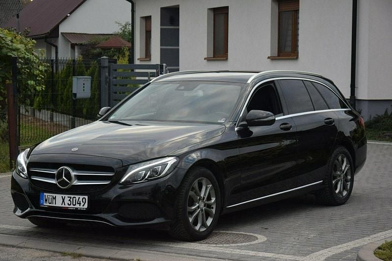 Czarny Używany 2018 Mercedes C200 AMG Kombi | 56 900 zł (Super Cena) - Obraz 1/4