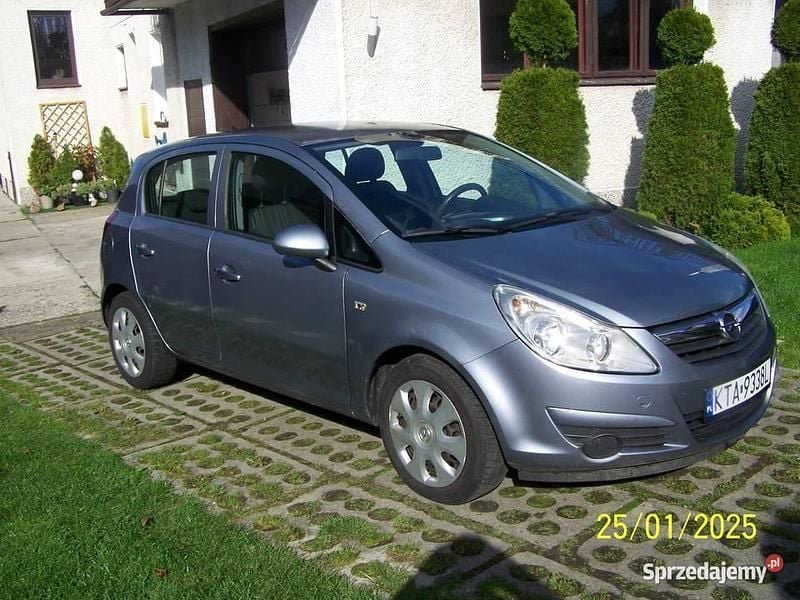 Srebrny Używany 2009 Opel Corsa Hatchback | 8000 zł (Dobra cena) - Obraz 1/4