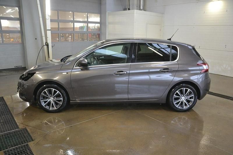 Używany Peugeot 308 Style 130 KM (95 kW) 2015 Szary Hatchback