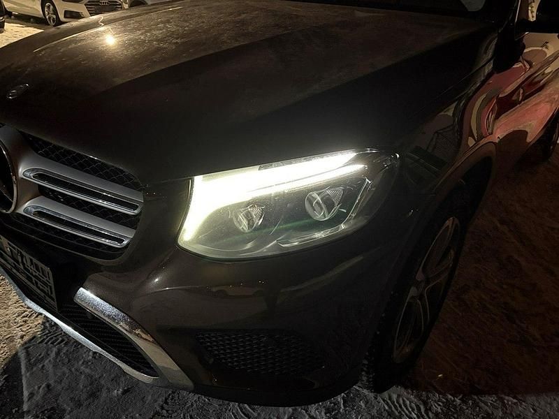 Używany Mercedes GLC250 211 KM (155 kW) 2015 Brązowy SUV