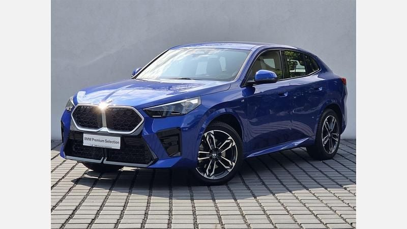 Niebieski portimao m metalizowany Używany 2024 BMW X2 Luxury Line SUV | 189 900 zł - Obraz 1/3