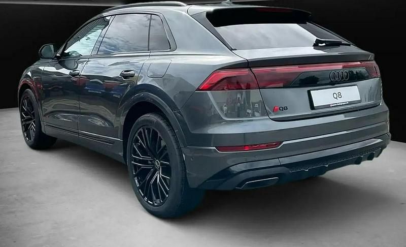 Używany Audi Q8 286 KM (210 kW) 2024 Szary SUV