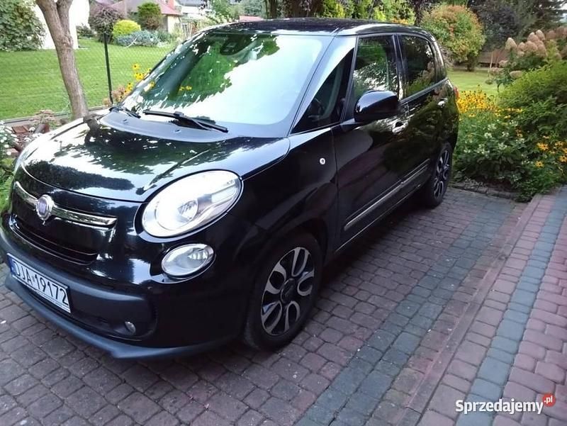 Czarny Używany 2013 Fiat 500L Minivan | 23 400 zł - Obraz 1/4