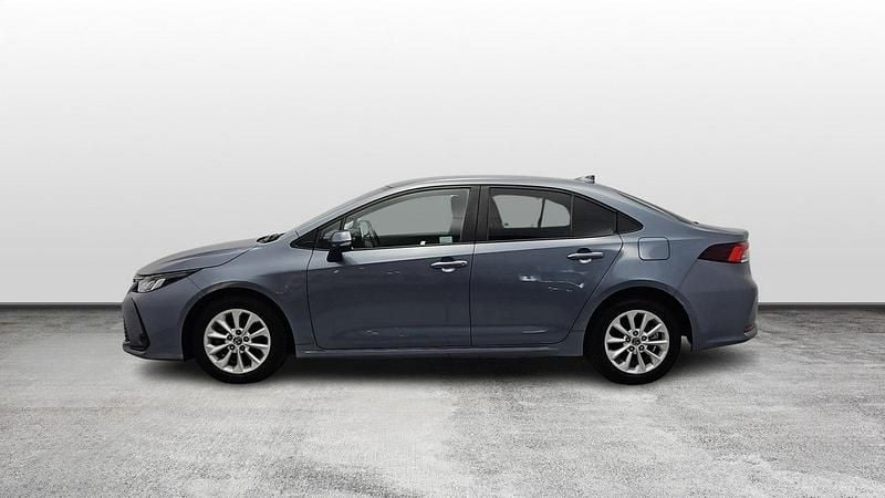 Używany Toyota Corolla Active 132 KM (97 kW) 2019 Niebieski Sedan/Limuzyna