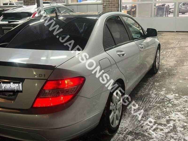 Używany Mercedes C200 136 KM (100 kW) 2008 Srebrny Sedan/Limuzyna