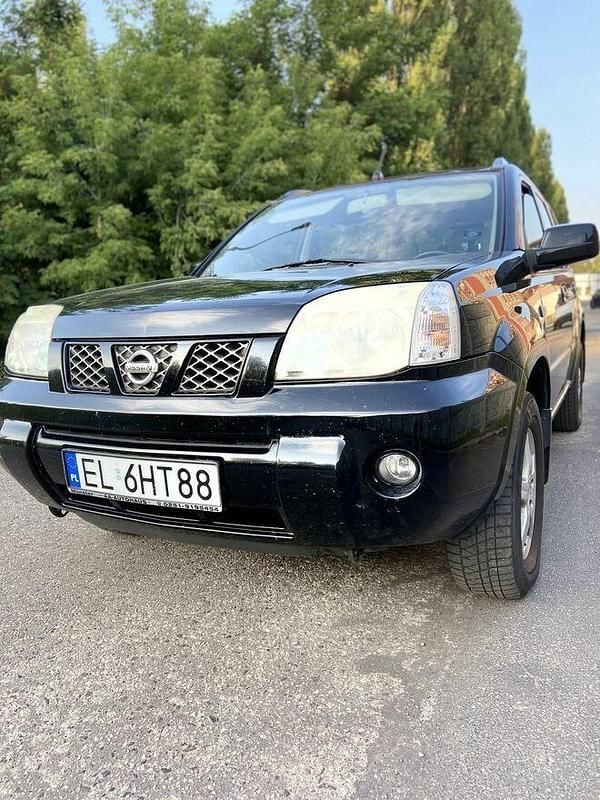 Czarny Używany 2005 Nissan X-Trail SUV | 17 000 zł (Drogi) - Obraz 1/4