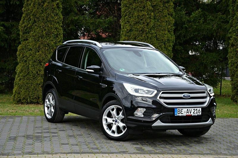 Czarny (metalik) Używany 2017 Ford Kuga SUV | 59 900 zł (Dość drogi) - Obraz 1/4