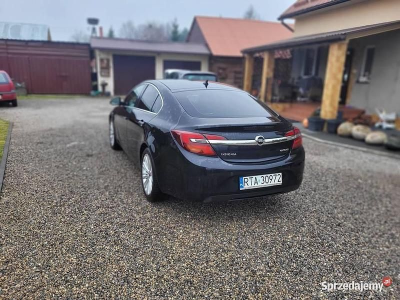 Czarny Używany 2015 Opel Insignia Cosmo Hatchback | 36 000 zł - Obraz 1/4