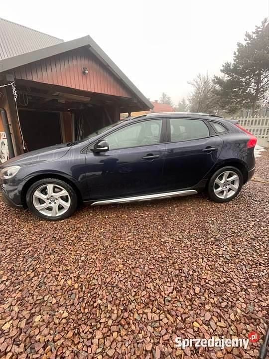 Używany Volvo V40 2015 Granatowy Hatchback