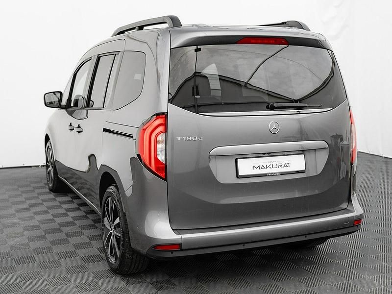 Używany Mercedes T180 Progressive 116 KM (85 kW) 2023 Szary Minivan