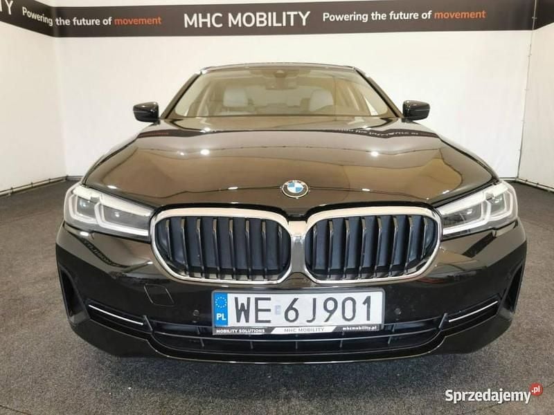 Czarny Używany 2022 BMW 530 Sedan/Limuzyna | 108 240 zł - Obraz 1/4