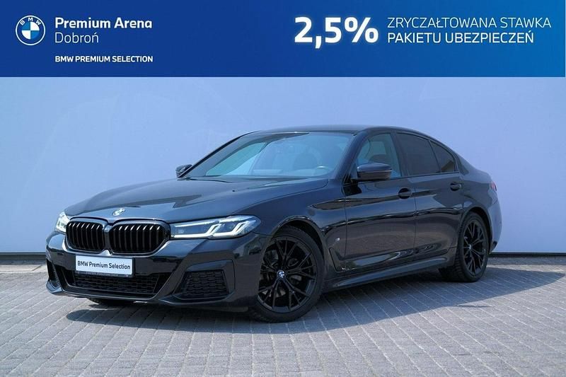 Czarny (metalik) Używany 2021 BMW 520 Sedan/Limuzyna | 164 900 zł - Obraz 1/4