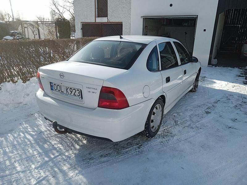 Używany Opel Vectra 1999 Biały Sedan/Limuzyna