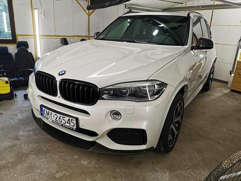 Biały Używany 2017 BMW X5 Performance SUV | 140 000 zł (Uczciwa cena) - Obraz 1/4