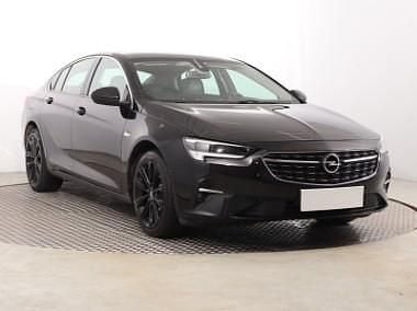 Używany Opel Insignia 174 KM (127 kW) 2021 Czarny Hatchback