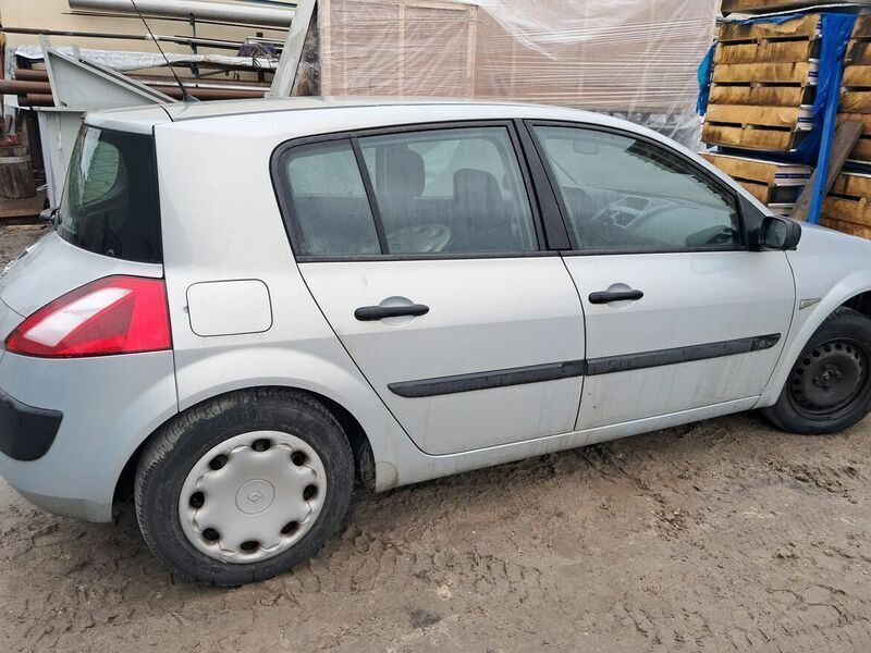Srebrny Używany 2004 Renault Mégane II Hatchback | 5300 zł (Dobra cena) - Obraz 1/2