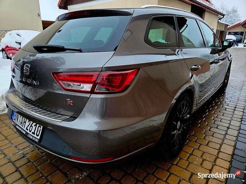 Szary Używany 2015 Seat Leon FR Kombi | 39 900 zł (Uczciwa cena) - Obraz 1/4