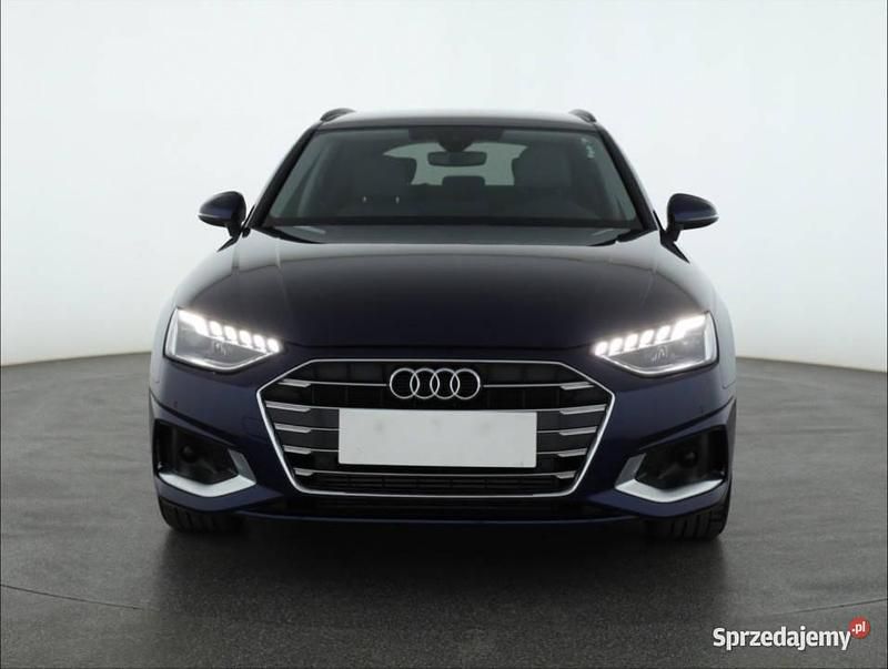 Niebieski Używany 2023 Audi A4 Kombi | 127 999 zł - Obraz 1/4