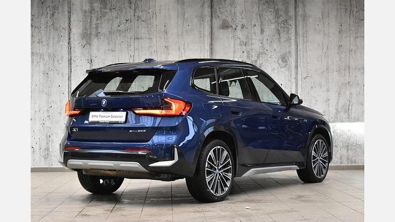 Używany BMW X1 Comfort Edition 150 KM (110 kW) 2023 Niebieski phytonic metalizowany SUV