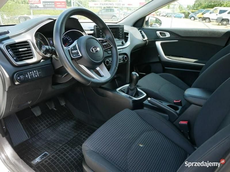 Używany Kia Ceed 115 KM (84 kW) 2019 Biały Hatchback