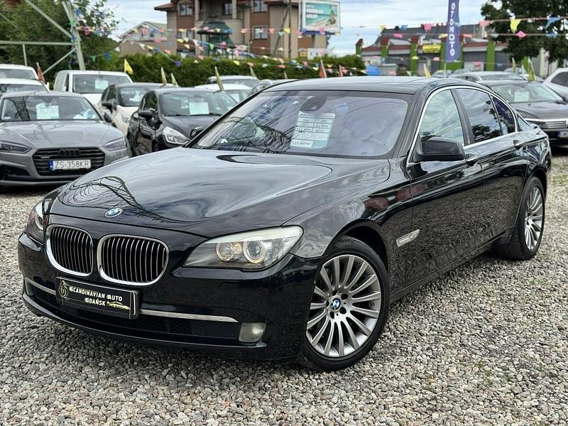 Czarny (metalik) Używany 2011 BMW 740 Sedan/Limuzyna | 57 900 zł - Obraz 1/4