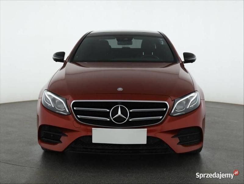 Czerwony Używany 2016 Mercedes E220 Sedan/Limuzyna | 109 999 zł (Uczciwa cena) - Obraz 1/4