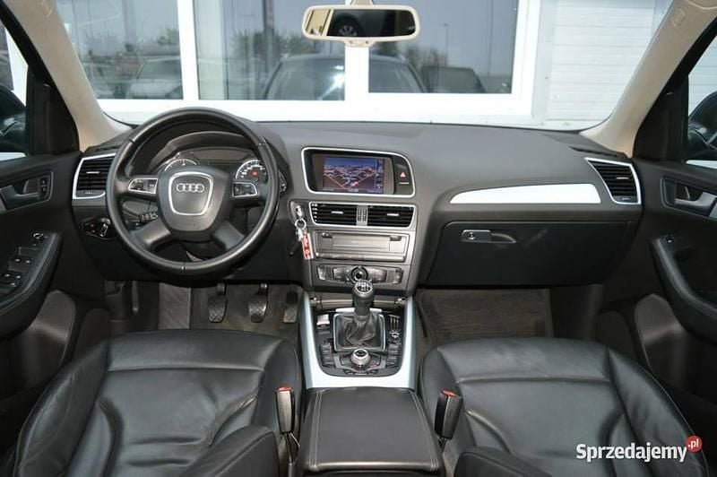 Grafitowy (metalik) Używany 2012 Audi Q5 SUV | 48 800 zł (Super Cena) - Obraz 1/4