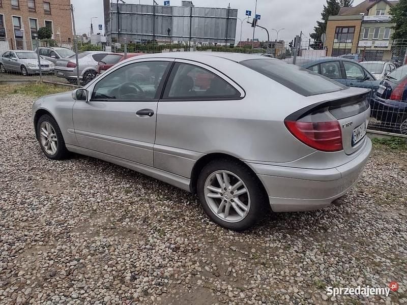 Srebrny Używany 2001 Mercedes C180 Coupe | 3999 zł (Super Cena) - Obraz 1/4