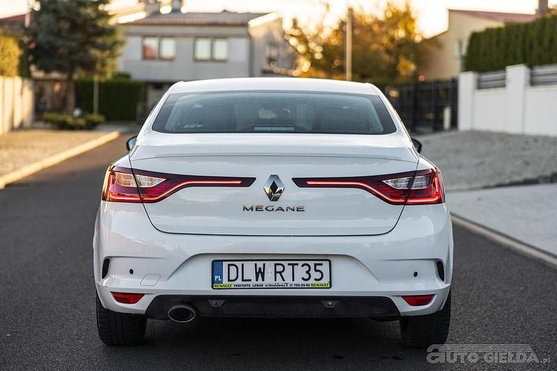Używany Renault Mégane IV 2017 Biały Sedan/Limuzyna