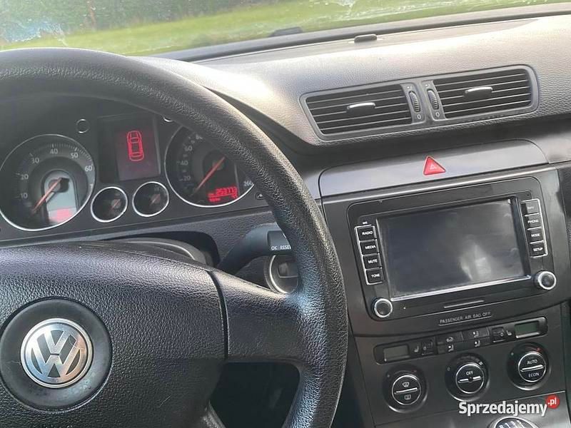 Używany VW Passat 2006 Czarny Sedan/Limuzyna