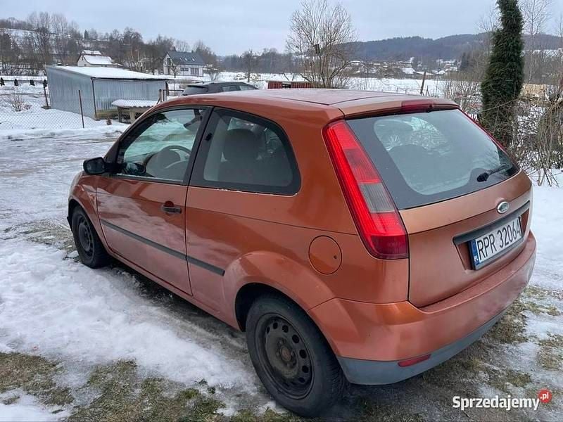 Używany Ford Fiesta 2003 Pomarańczowy Hatchback