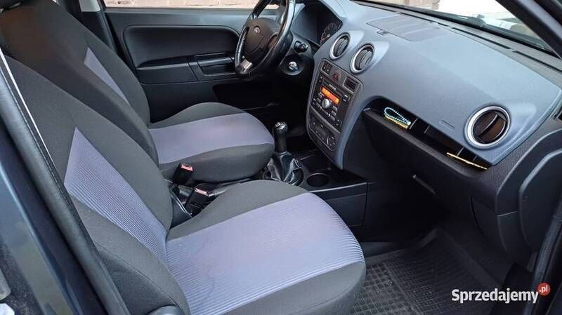 Grafitowy Używany 2008 Ford Fusion Minivan | 14 200 zł (Dość drogi) - Obraz 1/4