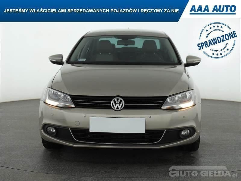 Używany VW Jetta 2014 Beżowy Sedan/Limuzyna