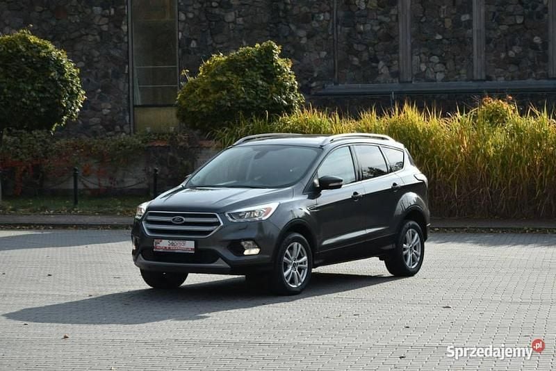 Szary Używany 2017 Ford Kuga Titanium SUV | 54 999 zł (Uczciwa cena) - Obraz 1/4