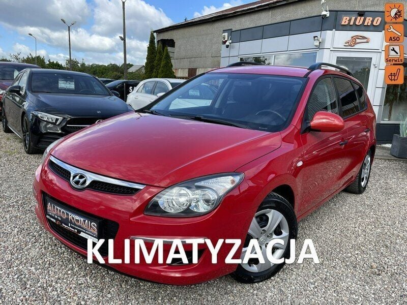 Czerwony (metalik) Używany 2010 Hyundai i30 Kombi | 13 500 zł (Dobra cena) - Obraz 1/4