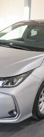 Używany Toyota Corolla Comfort 122 KM (89 kW) 2022 Srebrny Sedan/Limuzyna