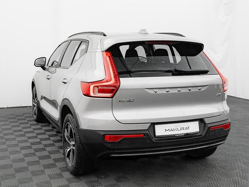 Używany Volvo XC40 Plus 163 KM (119 kW) 2023 Szary SUV