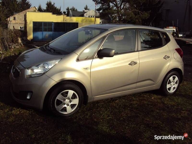 Używany Kia Venga 90 KM (66 kW) 2013 Brązowy Hatchback