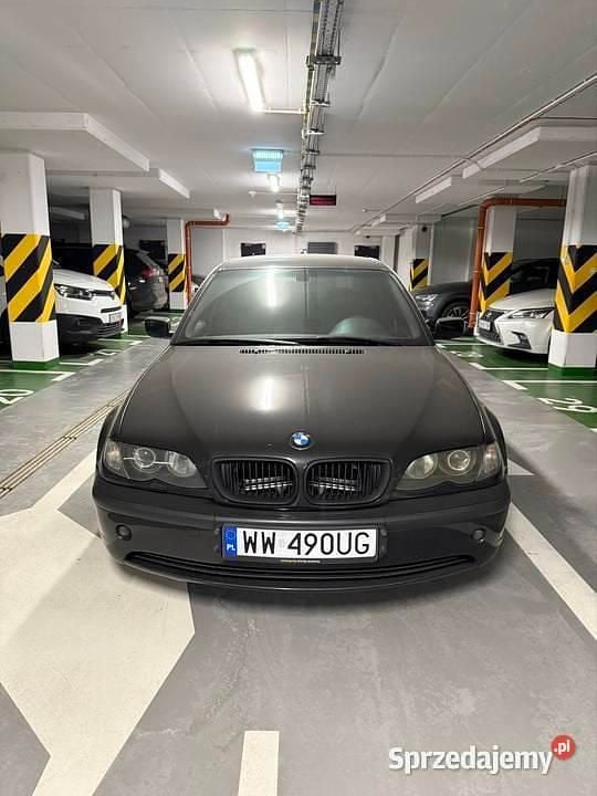Używany BMW 325 2004 Czarny Sedan/Limuzyna