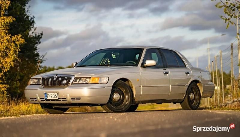 Używany 2000 Ford Crown Victoria Sedan/Limuzyna | 23 000 zł - Obraz 1/4