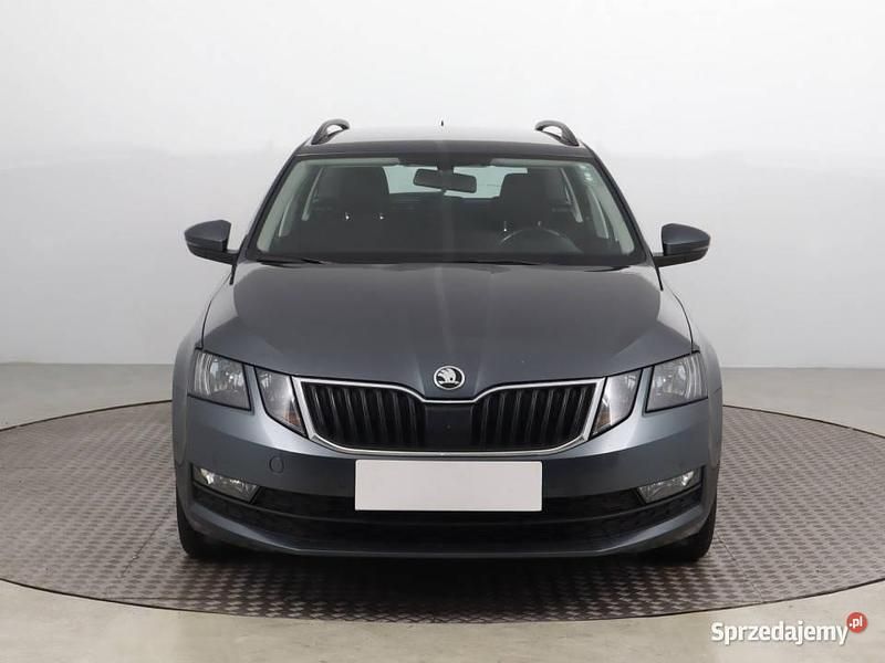 Używany Skoda Octavia 150 KM (110 kW) 2018 Szary Kombi