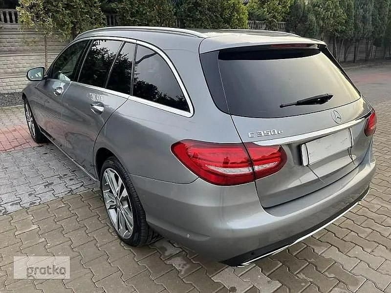 Srebrny Używany 2016 Mercedes C350e Kombi | 36 500 zł - Obraz 1/4
