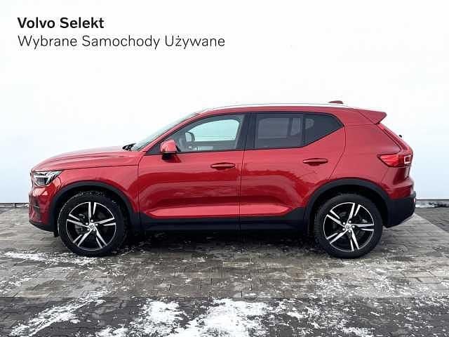 Używany Volvo XC40 163 KM (119 kW) 2025 Czerwony SUV